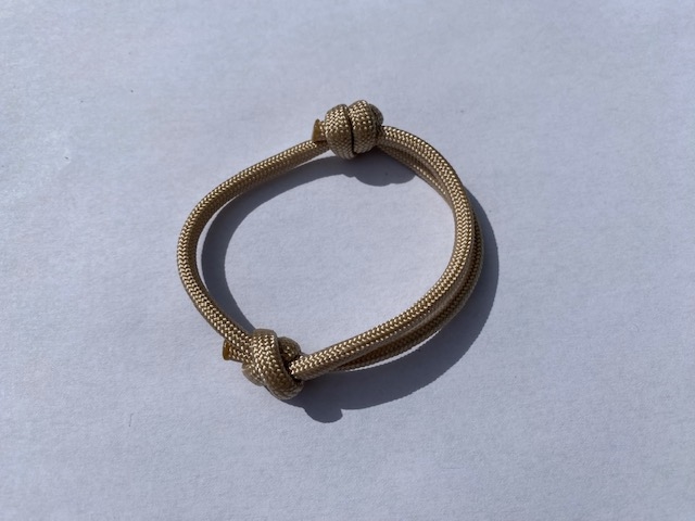 Hvalpehalsbånd, justerbare ca 13-23 cm, beige